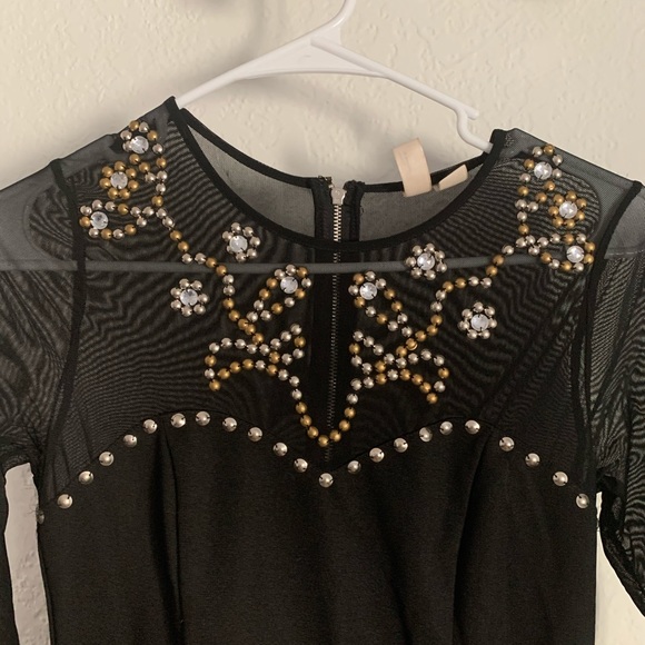 Embroidered peplum top - Picture 2 of 3